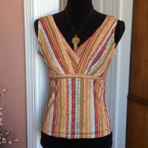 👑 Flattering Axcess Top - A Liz Claiborne Company